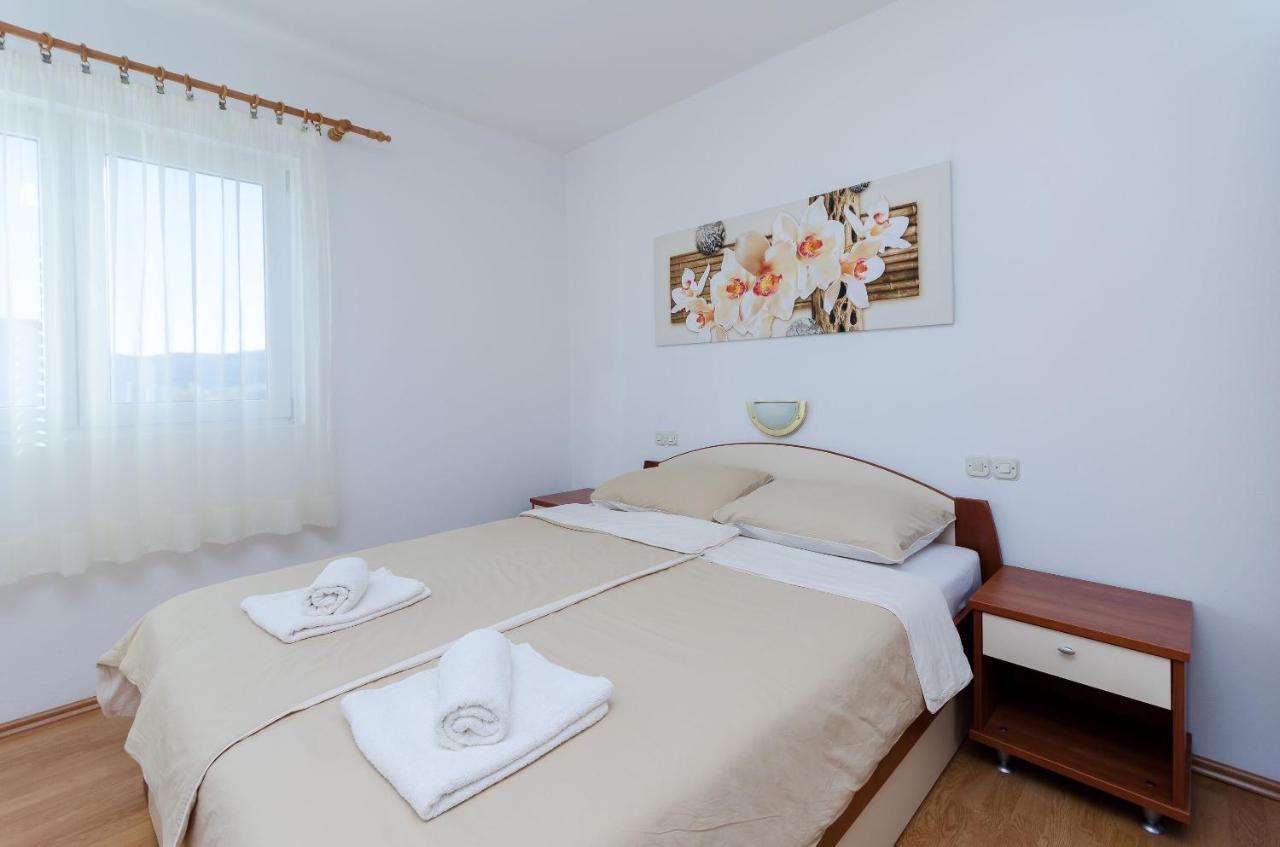 Apartments Marija P Lopar Eksteriør billede