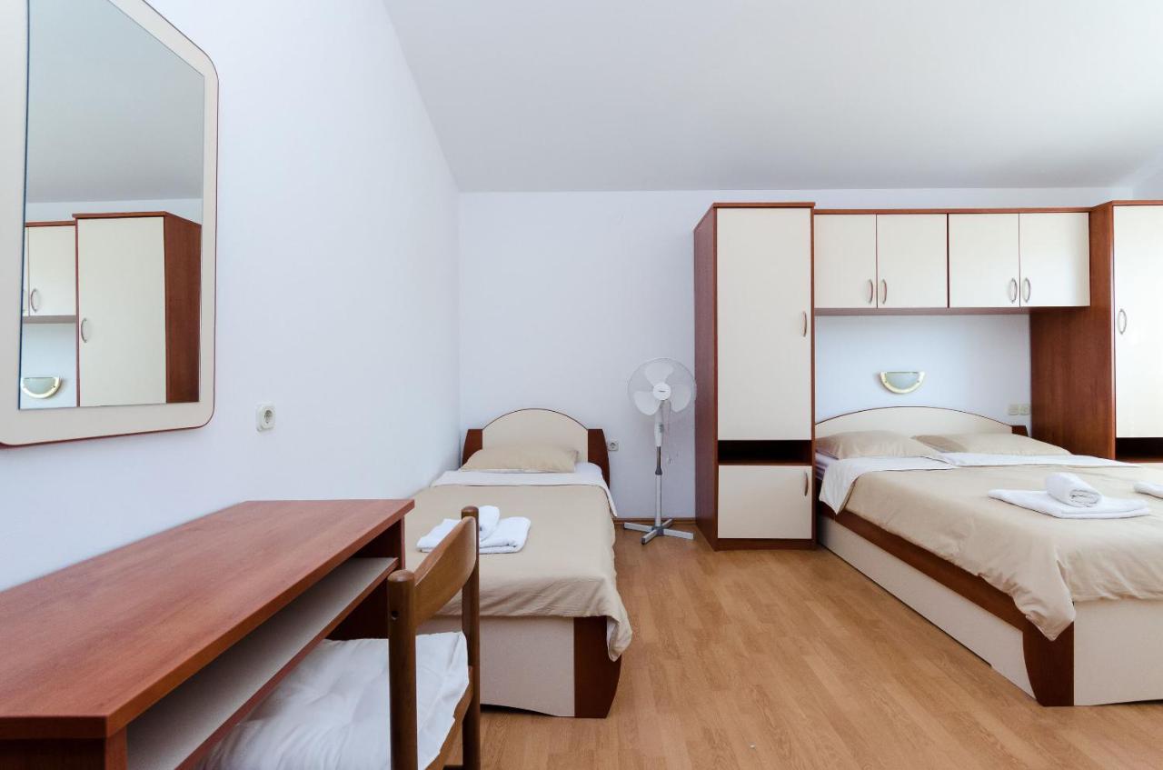 Apartments Marija P Lopar Eksteriør billede