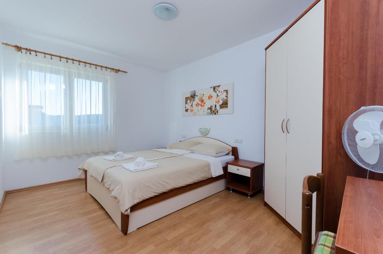 Apartments Marija P Lopar Eksteriør billede